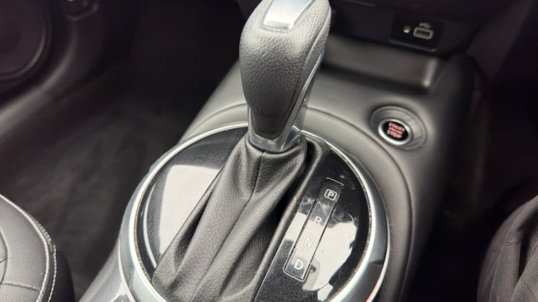 Nissan Juke 1.0 DiG-T 114 Tekna 5dr DCT Petrol Hatchback